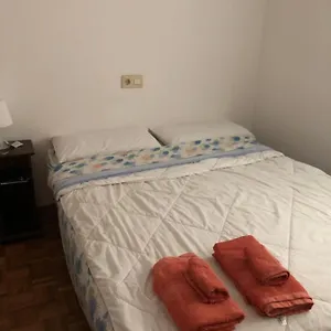 Doble En Figueres Con Bano Compartido , Figueres (Girona) Spain